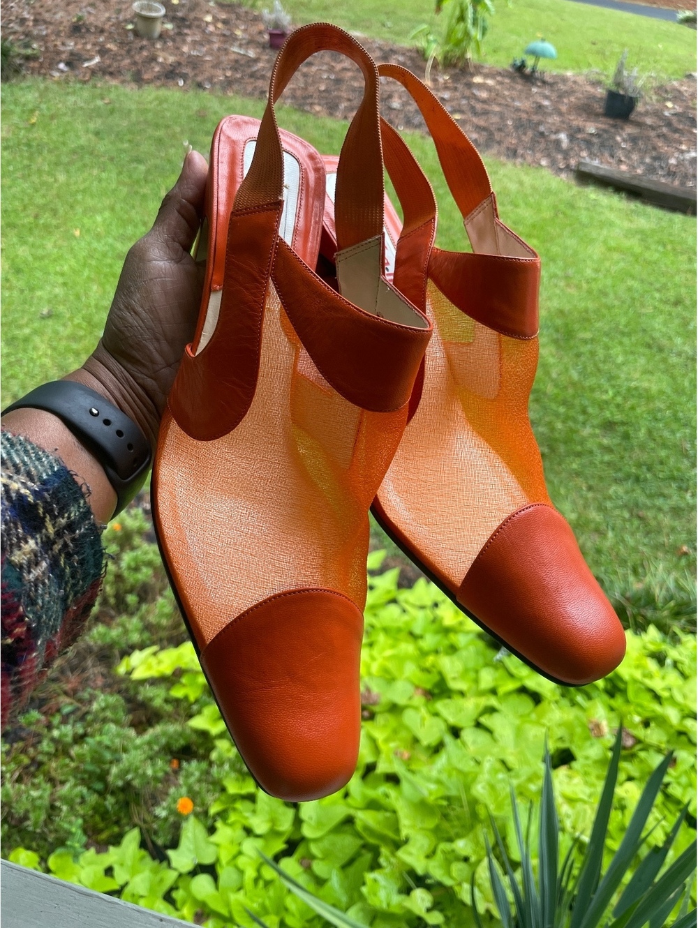 Vintage Vibrant orange mesh slingback pumps